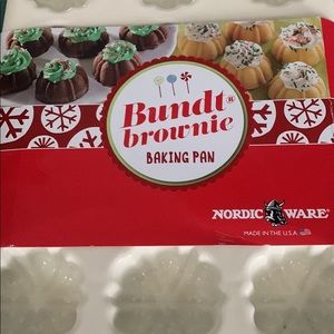 Nordic ware brownie Bundt pan